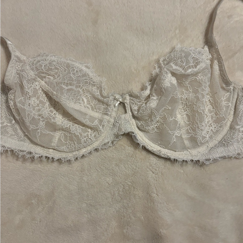 Victoria's Secret Cream Lace and Mesh Unlined Underwire Bra
